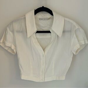 Alice + Olivia Cream Cropped Linen Button-Down Shirt